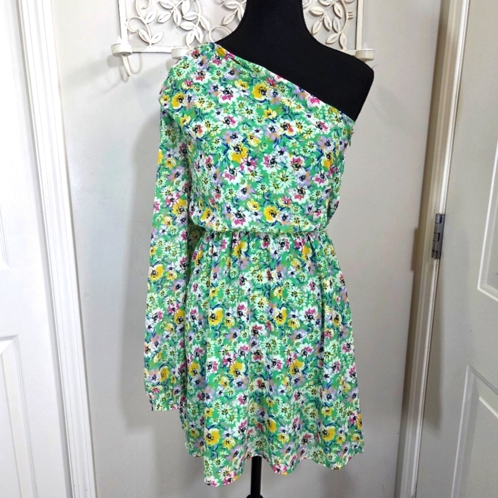 Divided One Shoukder Floral Dress Size Small